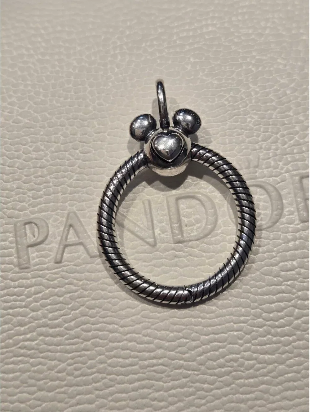 Pandora mickey mouse o pendant